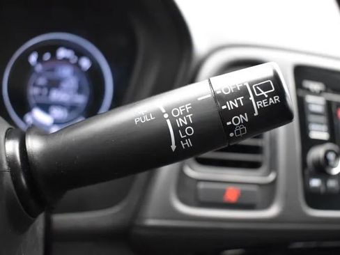 Used 2017 Honda HR-V LX image 25