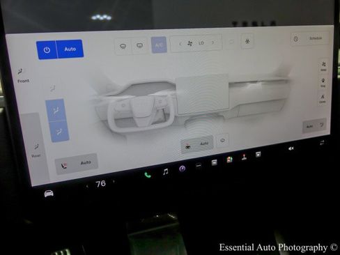 Used 2022 Tesla Model X image 36