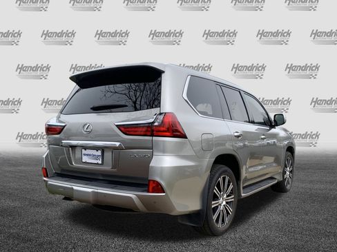 Used 2020 Lexus LX 570 4WD w/ Luxury Package image 10