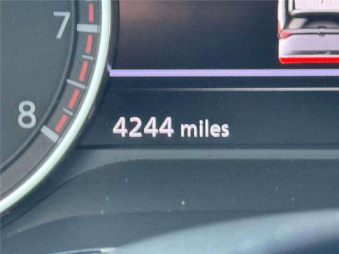 Used 2024 Nissan Pathfinder SL image 28