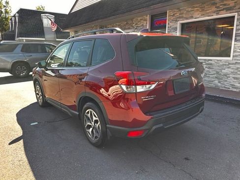 Used 2023 Subaru Forester Premium AWD/4WD image 5