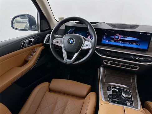 Certified 2024 BMW X7 xDrive40i w/ Premium Package image 24