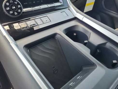 New 2025 Nissan Armada SL w/ Captain's Chari Seat Package image 35