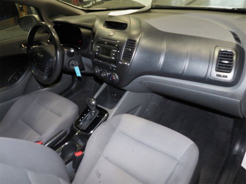 Used 2017 Kia Forte LX image 14