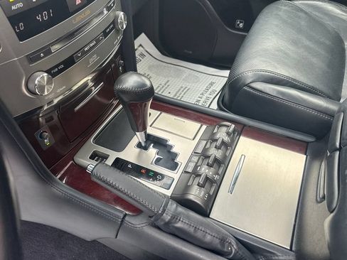 Used 2014 Lexus LX 570 4WD image 23