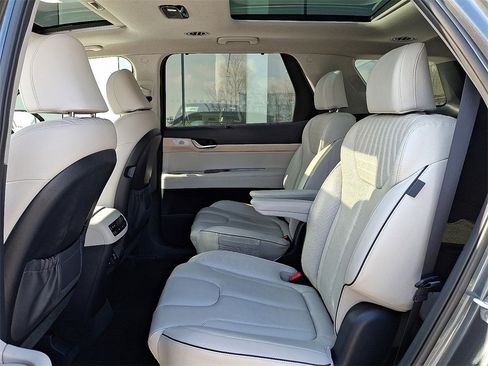 Used 2023 Hyundai Palisade Limited image 10
