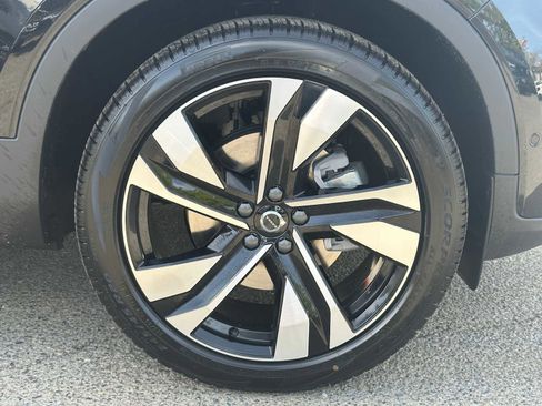 New 2026 Volvo XC40 B5 Ultra w/ Climate Package AWD/4WD image 9