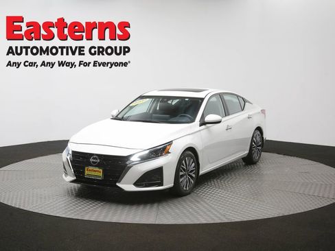 Used 2024 Nissan Altima 2.5 SV w/ SV Premium Package FWD image 55