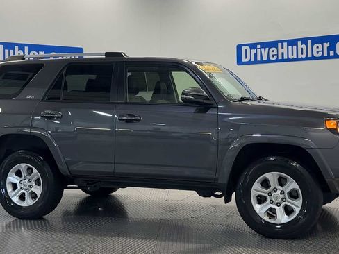 Used 2022 Toyota 4Runner SR5 Premium w/ Moonroof Package AWD/4WD image 9