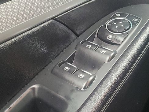 Used 2016 Ford Explorer XLT AWD/4WD image 27
