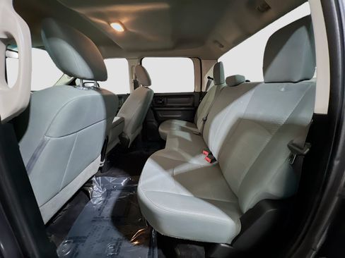 Used 2017 RAM 1500 Express RWD image 15