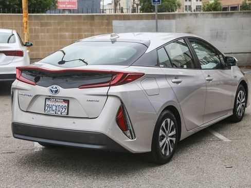 Used 2022 Toyota Prius Prime Limited FWD image 10