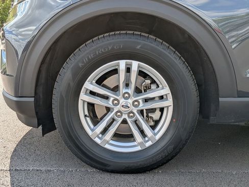 Certified 2023 Ford Explorer XLT w/ Equipment Group 202A AWD/4WD image 22