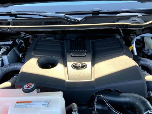 Used 2023 Toyota Tundra Limited AWD/4WD image 32