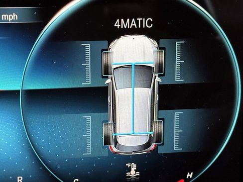 Used 2021 Mercedes-Benz GLA 250 4MATIC image 27