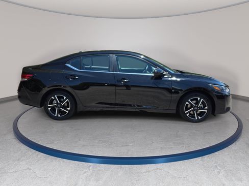 Used 2024 Nissan Sentra SV FWD image 4