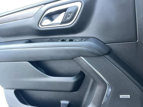 Used 2023 Chevrolet Suburban Z71 w/ Luxury Package image 11