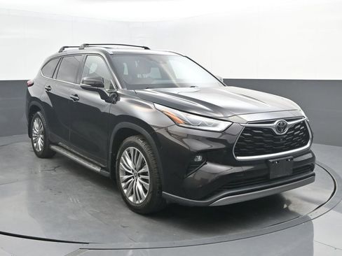 Used 2022 Toyota Highlander Platinum AWD/4WD image 9
