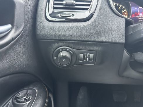 Used 2021 Jeep Compass Limited image 12