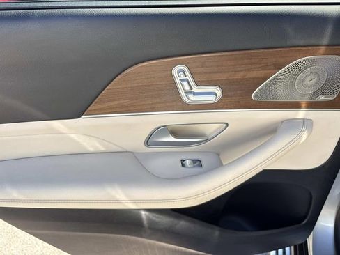 Used 2022 Mercedes-Benz GLS 450 4MATIC image 20