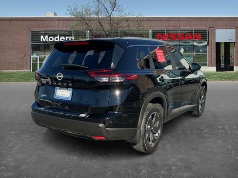 Certified 2025 Nissan Rogue SV w/ SV Premium Package image 4