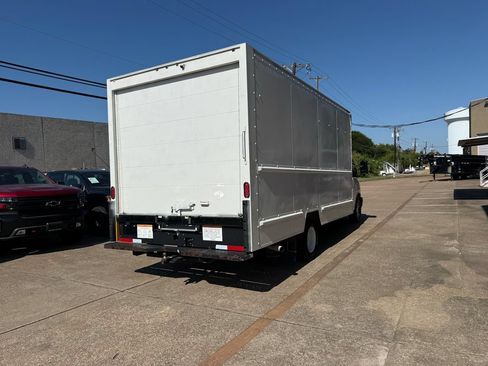 Used 2021 GMC Savana 3500 Extended w/ Power Convenience Package RWD image 6
