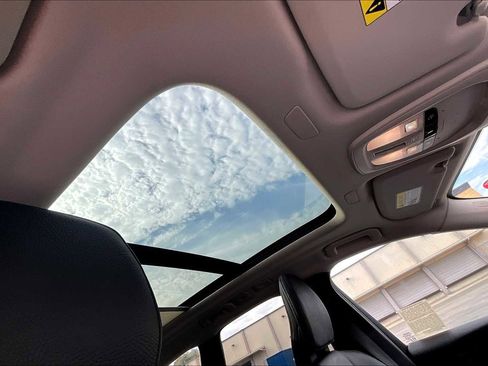 Used 2023 Volvo XC60 B5 Plus w/ Climate Package image 25