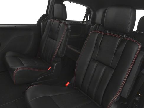 Used 2017 Dodge Grand Caravan GT FWD image 17