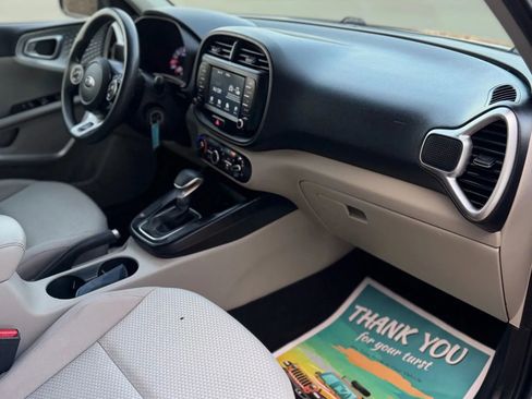Used 2020 Kia Soul LX image 18