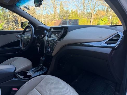 Used 2017 Hyundai Santa Fe Sport image 27