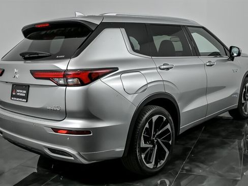 Used 2023 Mitsubishi Outlander SEL AWD/4WD image 9