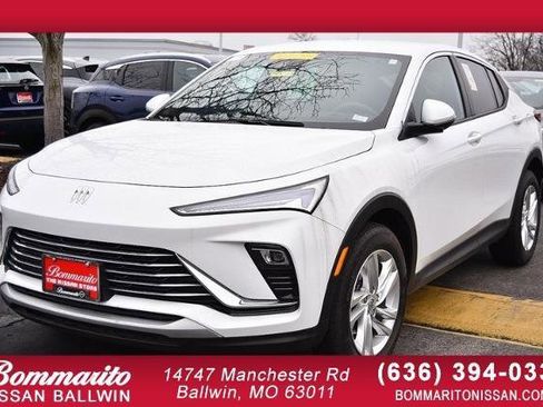 Used 2025 Buick Envista Preferred image 1