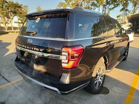 Used 2022 Ford Expedition Limited image 4