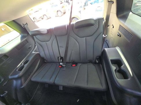 Used 2024 Hyundai Palisade SEL FWD image 13