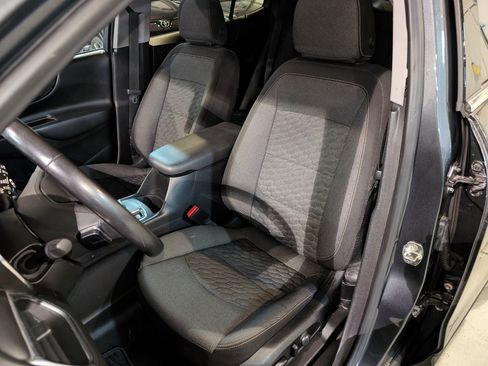 Used 2018 Chevrolet Equinox LT FWD image 16