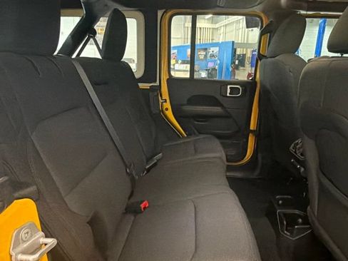 Used 2019 Jeep Wrangler Unlimited Sahara AWD/4WD image 26