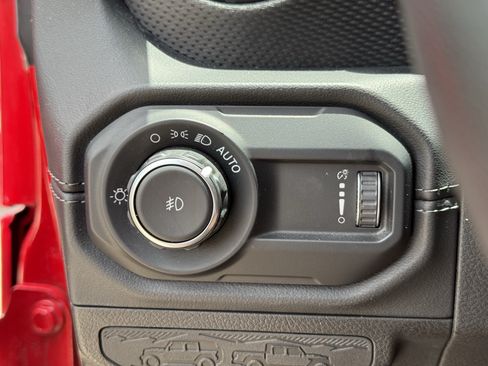 Used 2024 Jeep Wrangler Unlimited Rubicon AWD/4WD image 26
