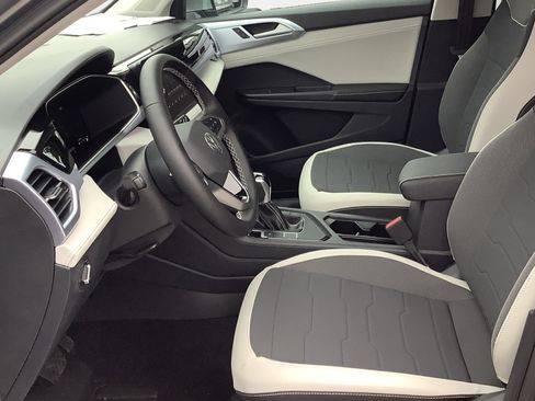 New 2026 Volkswagen Taos SE FWD image 22