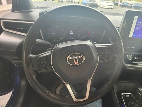 Used 2023 Toyota Corolla SE w/ SE Premium Package FWD image 17