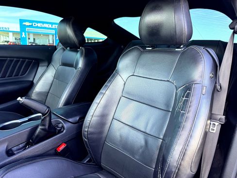 Used 2022 Ford Mustang GT Premium image 19