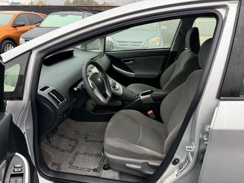 Used 2013 Toyota Prius Three image 8
