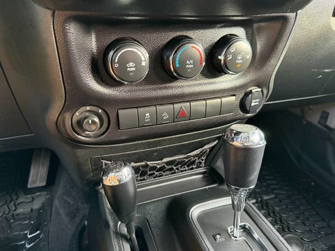 Used 2017 Jeep Wrangler Unlimited Sport image 38