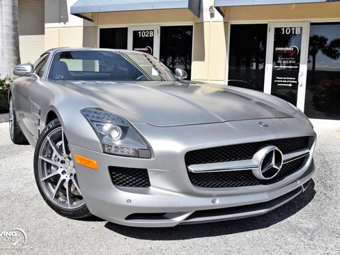 Used 2011 Mercedes-Benz SLS AMG Coupe image 12