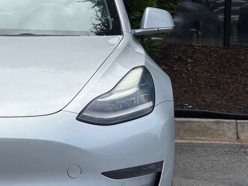 Used 2018 Tesla Model 3 Mid Range RWD image 5