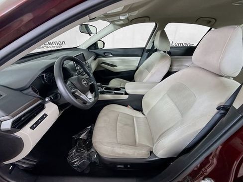 Used 2024 Nissan Altima 2.5 SV image 18