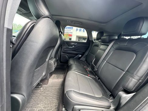 Used 2022 Lincoln Corsair FWD w/ Premium Package image 19