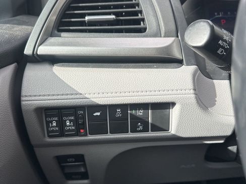 Used 2018 Honda Odyssey EX-L image 9