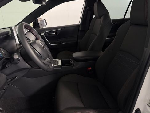 Used 2025 Toyota RAV4 SE AWD/4WD image 21