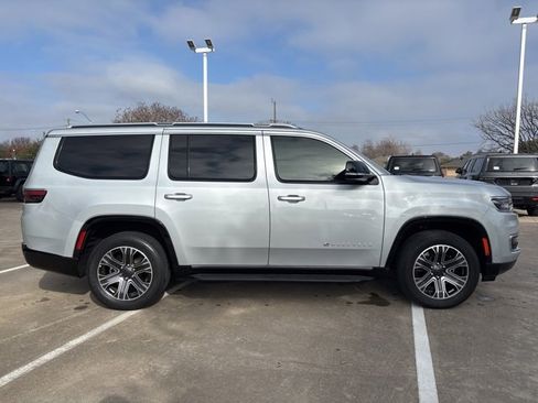 Used 2023 Jeep Wagoneer Series II image 4