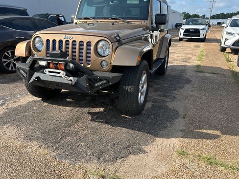 Used 2015 Jeep Wrangler Sahara w/ Dual Top Group AWD/4WD image 4